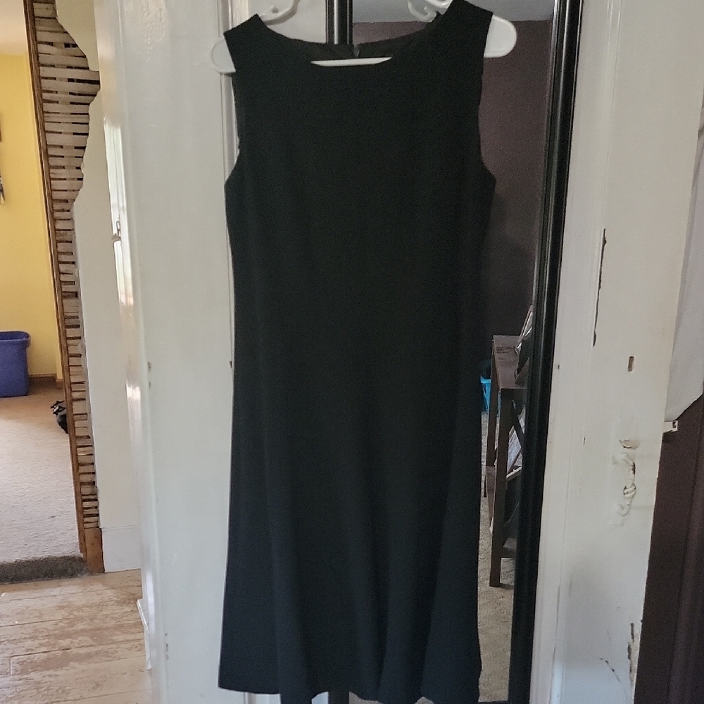 Black Label By Evan Picone  Black Sleeveless Dress